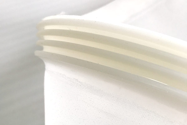 Tear-resistant silicone vacuum bag for laminated glass processing